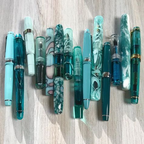 Aesthetic Fountain Pen, Pretty Fountain Pen, Tiffany & Co Pens, Penmanship Handwriting, Blue Ink Pen, Pen Stationary, Green Fountain Pen Ink, Fountain Pens Calligraphy, Fancy Pens