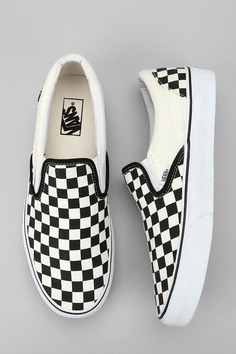 Vans Checkerboard Slip On, How To Wear Vans, Tenis Vans, Sneaker Outfits, Vans Checkerboard, Basket Style, Vans Converse, Sneakers Vans, Dance Mom