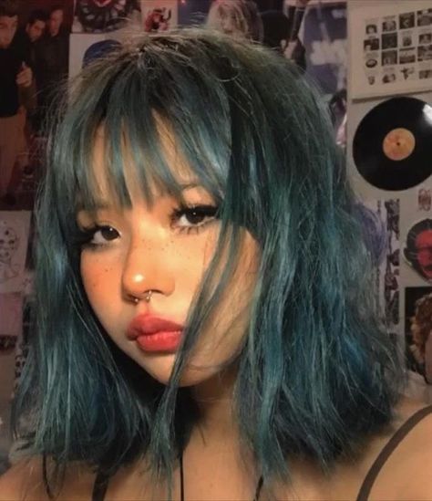 Dark Green Blue Hair, Dark Green Hair Aesthetic, Mullet Hair Color, Soft Wolfcut, Green Hair Aesthetic, Teal Hair Dye, Dark Teal Hair, Teal Hair Color, Green Hair Girl