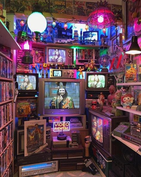 Cyberpunk House Interior, Retro Gaming Room, Ultimate Gaming Room, Cyberpunk House, Cyberpunk Room, 80s Room, Retro Games Room, Retro Bedrooms, Chill Room