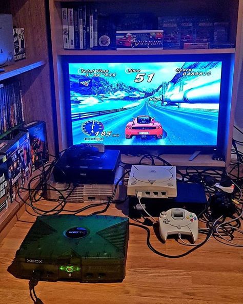 Retro Gaming Room, Bike Games, Zombie Games, Arte Hip Hop, Retro Gaming Art, Retro Gadgets, Vintage Video Games, Gaming Room Setup, Shooting Games