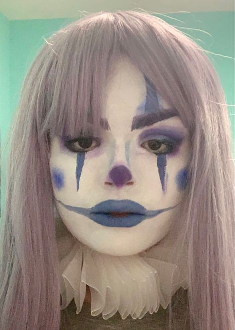 Blue and purple clown makeup Purple Clown Aesthetic, Clown Makeup Purple, Purple Clown Makeup, Blue Clown Makeup, Blue And Purple Makeup, Weirdcore Makeup, Gothic Clown Makeup, Clown Core Makeup, Clown Costume Women