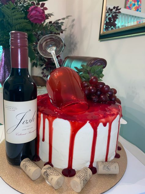 Wine Theme Cakes, Birthday Cake Wine, 21st Birthday Cake For Guys, Wine Bottle Cake, Cake Vodka, Wine Cake, Bottle Cake, Birthday Cakes For Men, 21st Birthday Cake