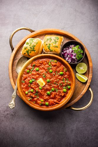 Pav Bhaji Photography, Famous Street Food, Indian Fast Food, Food References, Indian Food Photography, Pav Bhaji Masala, Butter Masala, Photography Composition, Bhaji Recipe