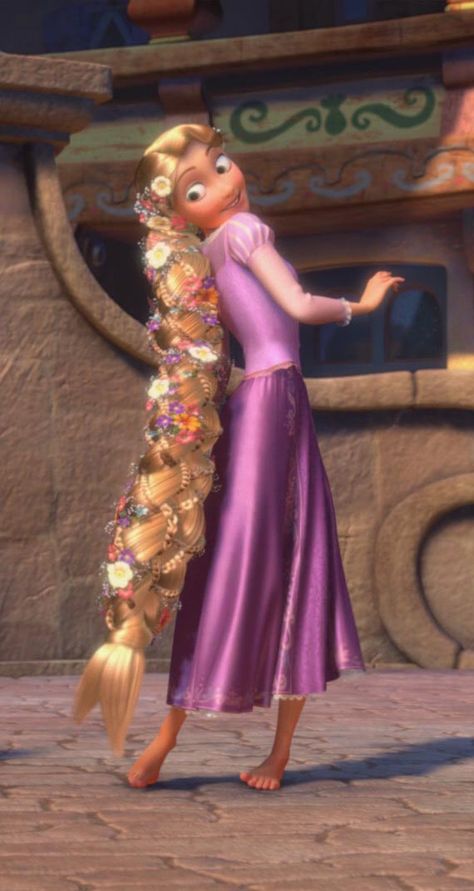 Rapunzel Hairstyles Rapunzel, Floral Braid, Rapunzel Characters, Disney Hairstyles, Rapunzel Braid, Disney Princess Outfits, Disney Free, Rapunzel And Eugene, Disney Princess Rapunzel