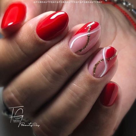 Short Red Almond Nails Designs, Red Nail Short Designs, Red Nails With Simple Design, Gel Red Nails Ideas, Short Almond Red Nails Design, Red Short Acrylics, Red Gel Nails Short Design, Red Nail Styles, Red Gel Nails Ideas