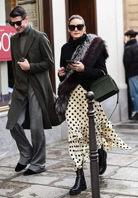 Chunky Boot Outfit, Olivia Palermo Winter, Chunky Boots Outfit, Soft Feminine Outfits, Estilo Olivia Palermo, Olivia Palermo Lookbook, Celebrity Style Icons, Olivia Palermo Style, Elevated Casual