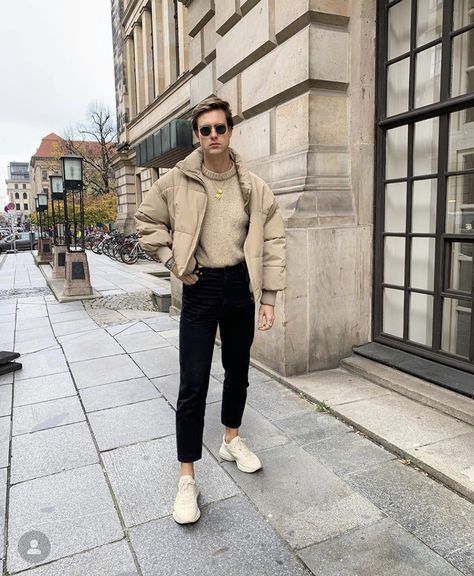 Beige Puffer Jacket Outfit, Cream Boots Outfit, Cream Jacket Outfit, Beige Jacket Outfit, Puffer Jacket Outfit Men, Puffer Jacket Outfits, Korean Street Fashion Men, Boots Men Outfit, Sneakers Outfit Men