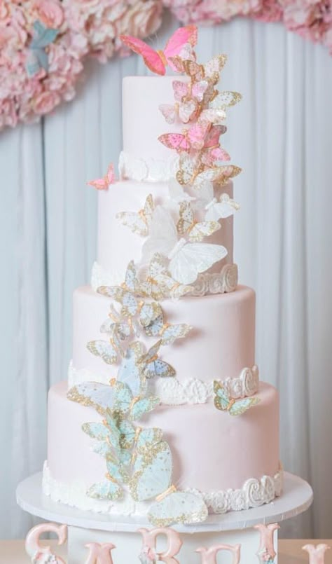 Tarta a la mariposa Cake Ideas Butterfly, Butterfly Quinceanera Theme, Cake With Butterflies, Butterfly Theme Cake, Butterfly Wedding Cake, Quince Cakes, Butterfly Wedding Theme, Butterfly Theme Party, Quince Cake