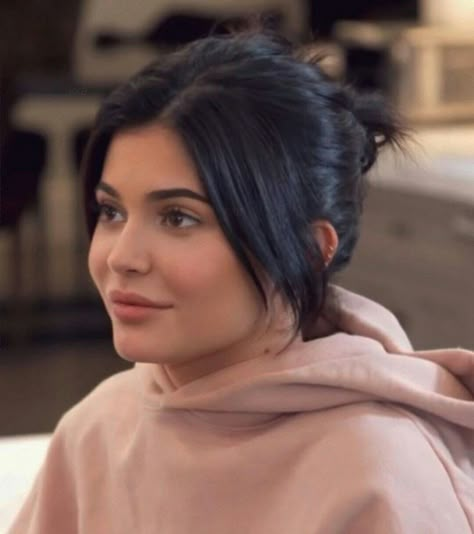 Curtain Bangs Round Face, Bangs Round Face, Kylie Jenner Fotos, Kylie Jenner Icons, Kily Jenner, Kylie Travis, Look Kylie Jenner, Estilo Kardashian, Looks Kylie Jenner