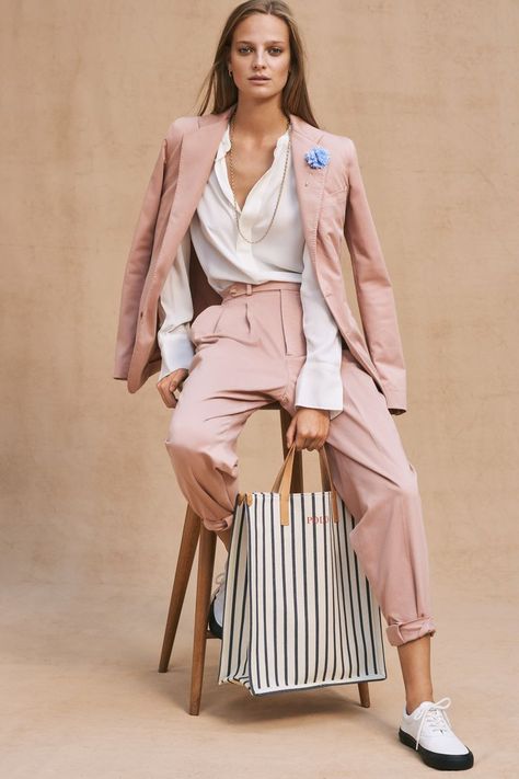 Polo Ralph Lauren Spring 2019 Ready-to-Wear Collection - Vogue Blazer Rose, Spring Fashion Trends, Business Outfit, 가을 패션, Fashion Show Collection, Fashion Mode, Mode Inspiration, Look Chic, Look Fashion