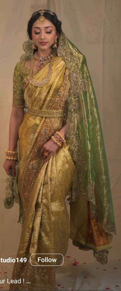 Yellow Wedding Saree Brides, Golden Saree Bridal Look, Green Saree Bride, Golden Saree Bride, Mehendi Aesthetic, Reception Saree For Bride, Marriage Saree, Saree Bride, 2025 Design