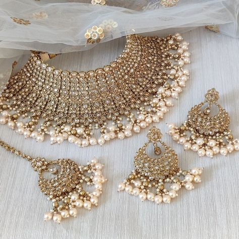 Unique Wedding Jewelry, Bridal Jewelry Sets Brides, Bridal Jewellery Inspiration, Pakistani Bridal Jewelry, Indian Wedding Jewelry Sets, Indian Bridal Jewelry Sets, Bridal Jewellery Design, Jewelry Set Design, Bridal Necklace Set