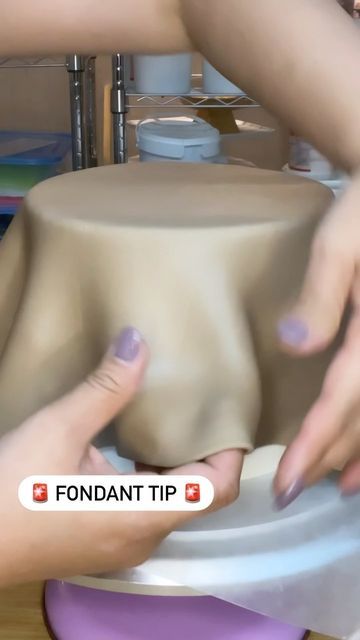 January's Cakes on Instagram: "Slightly flare fondant and smoothen fondant and repeat! Say yes 🥳 if you prefer the panelling method? #cakeoftheday #caketutorialsdaily #cakehack #caketip #cakevideo #cakeguide #cakevideosdailuy #cakereelsideas #caketutorials_ ##cakesofinstagram #caketutorialsandvideos #beginnercakedecorator #cakereelsoninstagram #caketutorialsonline #instacake #cakereelsvideos #cakedecoratingvideos #cakevideos #caketutorials❤️ #cakehack #cakehacks #caketips #caketipsandtricks # Fondant Cake Tutorial, Cake Instagram, Fondant Tips, Cake Hacks, Cake Decorating Videos, Cake Videos, Cake Tutorial, Fondant Cake, Say Yes