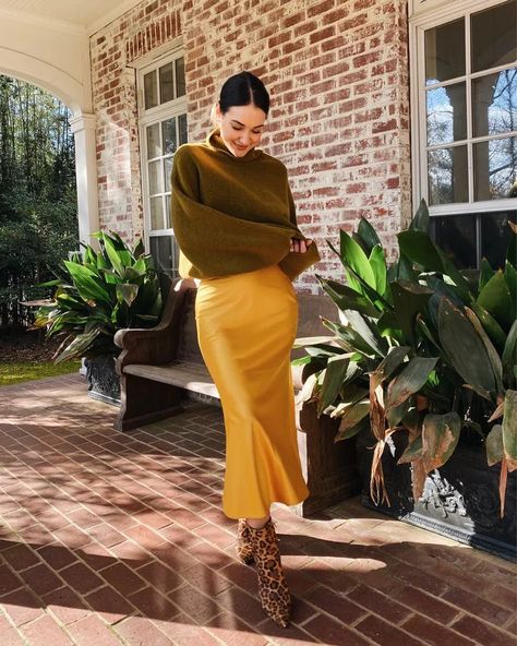 Satin Slip Skirt Outfit, Slip Dress Outfit Winter, Satin Midi Skirt Outfit, Olive Green Turtleneck, Midi Skirt Outfit Winter, Slip Skirt Outfit, Green Silk Skirt, Gold Slip Dress, Silk Skirt Outfit