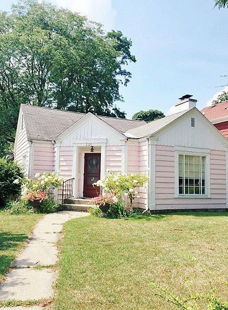 Pink House Exterior, The Changeling, English Cottage Decor, Liz Marie, Liz Marie Blog, Pink Cottage, Million Dollar Homes, Cottage Life, Pink House