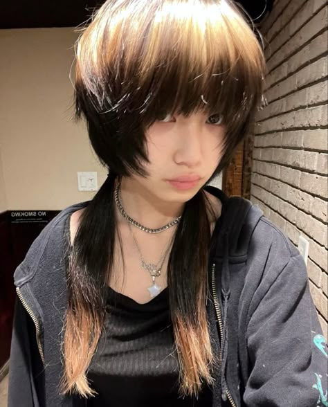 Japanese Alt Hair, Sl33zyskiz Hair, Pretty Hair Cuts, Hair Color Underneath, Ig Profile, Dyed Hair Inspiration, Insta Profile, Pretty Hair Color, Alternative Hair