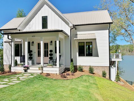 Home tour: Step inside Sarah Crosland's custom cottage on Lake Wylie with an outdoor shower Lake Cottage House Plans, Small Lake House Plans, Cottage On Lake, Small Lake Houses, Lake Wylie, Cottage House Plan, Southern Living House Plans, Lakeside Cottage, Waterfront Cottage