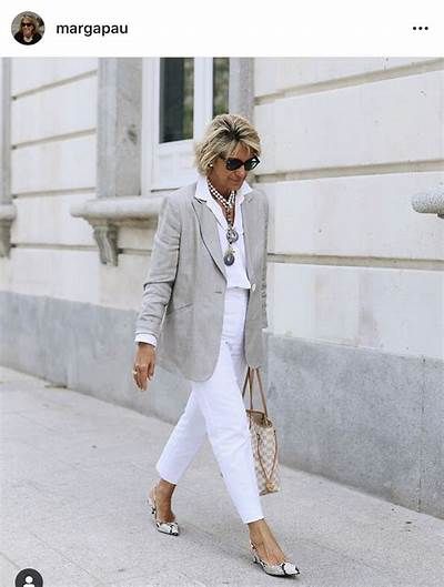 Stylish Outfits For Women Over 50, Clothes For Women Over 50, Over 60 Fashion, Older Women Fashion, 50 Style, 60 Fashion, Over 50 Womens Fashion, Fall Clothes, Outfit Trends