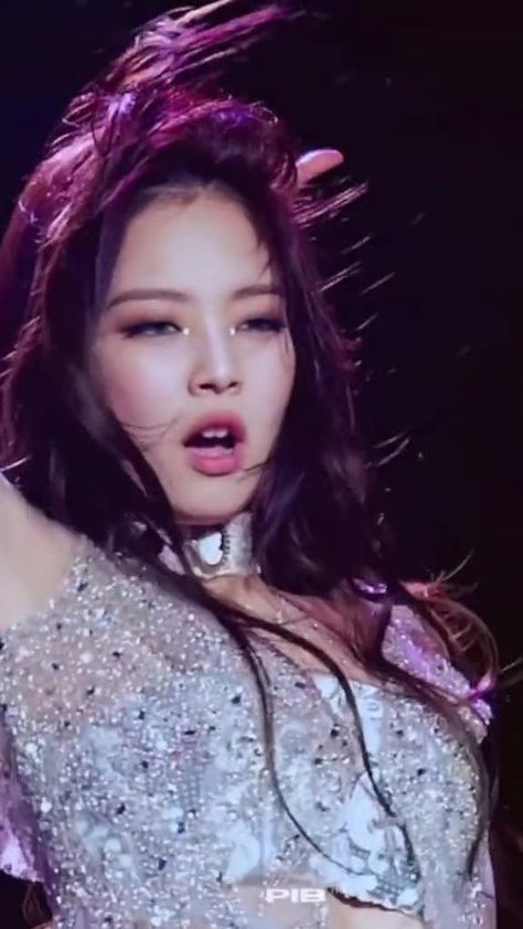 jennie kim solo fancam blackpink Solo Dance Video, Jennie Fancam, Hair Ponytail Styles, Dance Routines, Cute Couple Selfies, Ponytail Styles, Black Pink Instagram, Army Girlfriend Style, Black Pink Dance Practice