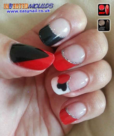 Queen Of Hearts Nails, Black Queen Of Hearts, Alice In Wonderland Nails, Wonderland Nails, Hearts Nails, Frozen Nails, Holloween Costumes, Nail Training, Queen Of Heart