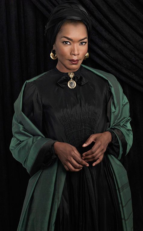 American Horror Story Witch, Ahs Coven Marie Laveau, American Horror Story Marie Laveau, Ahs Marie Laveau, Marie Laveau Aesthetic, Angela Bassett Marie Laveau, Angela Bassett Ahs, Angela Bassett American Horror Story, Coven Characters