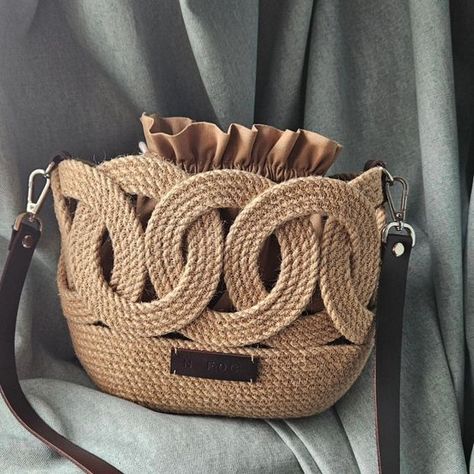 Bag Handmade Ideas, Rope Purse, Rope Bags, Handmade Fabric Bags, Bags Ideas, Embellished Bags, Jute Bag, Bag Sewing, Rope Bag