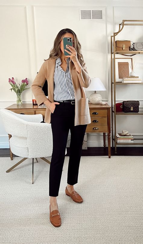 Five Office Outfit Ideas with Black Ankle Pants - Lilly Style Office Outfits Women No Heels, Business Casual Outfits Women’s, Vice Principal Outfits, Women’s Dress Pants Outfits, Women’s Work Clothes, Fall Conference Outfits, Women’s Office Wear, Women’s Work Fashion, Professional Conference Outfits Women