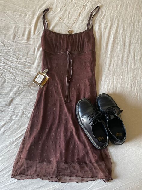 Sundress With Doc Martens, Summer Dr Martens Outfits, Brown Indie Outfits, Dr Martens With Dress, Brown Slip Dress Outfit, Brown Dress Outfit Casual, Brown Dr Martens Outfit, Dress With Docs, Short Slip Dress Outfit