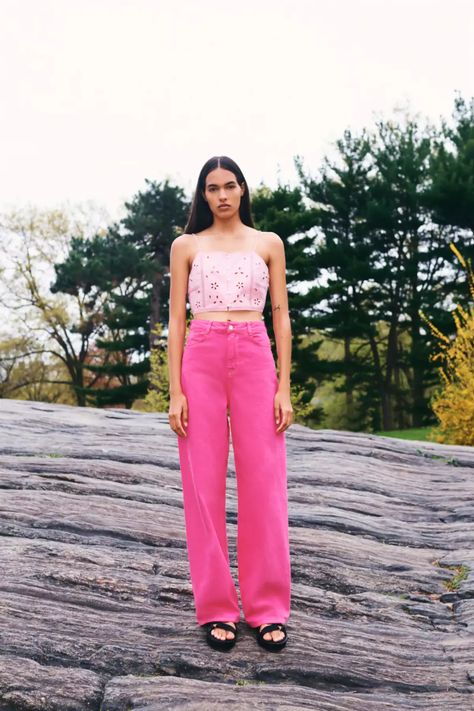 The 23 Best Colorful Jeans for Women That Are So Chic | Who What Wear Colored Denim Jeans, Zara Summer, Pink Jeans, Denim Trends, Top Cropped, Pink Pants, Denim Branding, Edgy Look, Colored Denim