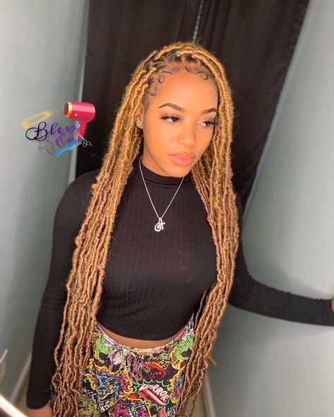 🧚🏽‍♀️Ess on Instagram: “Soft Locs Extended🦋🦋*These will be added to my site shortly✨* - - -  #boxbraids #tuckingmethod #longboxbraids #braidsatlanta…” Hairstyles With Soft Locs, Butterfly Dreads, Color Braids, Soft Locs, Faux Locs Hairstyles, Braids Hairstyles Pictures, Box Braids Styling, Girls Hairstyles Braids, Girls Braids