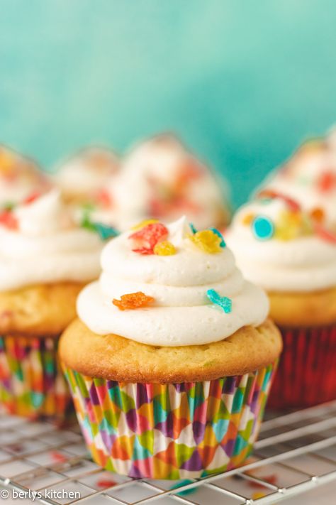 Fruity Pebbles Recipes, Fruity Pebbles Cupcakes, Fruity Pebble Cupcakes, Key Lime Buttercream, Lime Buttercream, Cool Cupcakes, Homemade Recipes From Scratch, Easy Healthy Smoothie Recipes, Coconut Mojito