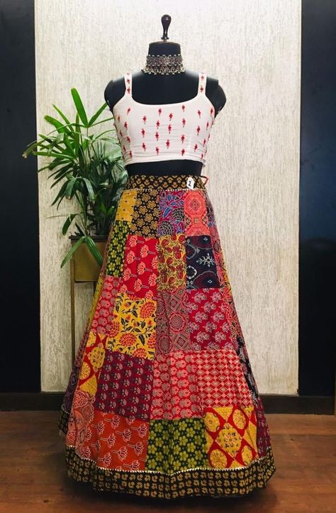 Patch Work Dress Designs, Navratri Fits, Work Dress Designs, Patch Work Dress, Waste Clothing, Model Blouse, Choli Dress, Navratri Dress, Lehnga Dress