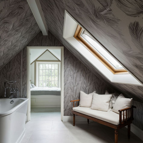 14 Wonderful Attic Bathroom Ideas Attic En Suite, Attic Master Suite Layout, Dormer Bathroom Ideas, Angled Ceiling Bathroom, Bathroom In The Attic, Finished Attic Ideas, Slanted Ceiling Bathroom, Attic Renovation Slanted Ceiling, Attic Suite