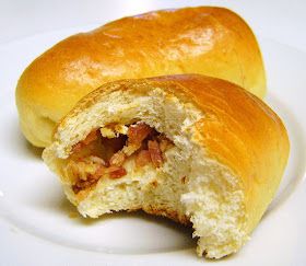 Lithuanian Bacon Buns Recipe, Bacon Buns, Lithuania Food, Lithuanian Recipes, Country Recipes, Best Bacon, Bun Recipe, Food History, Polish Recipes