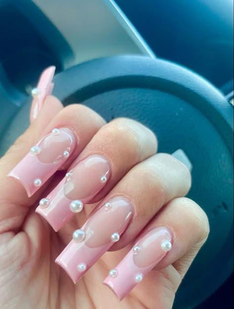 Purple French Tip With Pearls, Pink French Nails With Pearls, Pink With Pearl Nails, Pearl Placement On Nails, Pink French Tips With Pearls, Light Pink Nails With Pearls, Pink French Tip With Gems, Short Nails With Pearls, Pearl Charm Nails