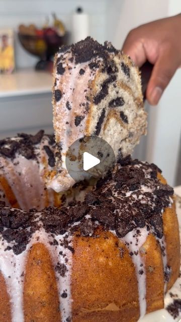 Cordarrius Green on Instagram: "Oreo Biscoff Pound Cake 😋😋😋

Ingredients:

For the Cake:
• 1 stick unsalted butter, at room temperature
• 4 oz cream cheese, at room temperature
• 1/2 cup sour cream
• 2 cups white sugar
• 3 large eggs, at room temperature
• 2 cups cake flour
•Biscoff cookie butter 
•oreo cookies 
• 240 ml buttermilk (1 cup), at room temperature
• 2 tsp baking powder
• Cooking spray

For the Icing:
• 8 oz cream cheese 
• 2 1/2 cups powdered sugar
•buttermilk 
•Oreo cookies" Oreo Pound Cake, Dessert Pie Recipes, Biscoff Cookie Butter, Biscoff Cookies, Oreo Cookies, Cake Flour, Cake Ingredients, Pound Cake, Bundt Cake