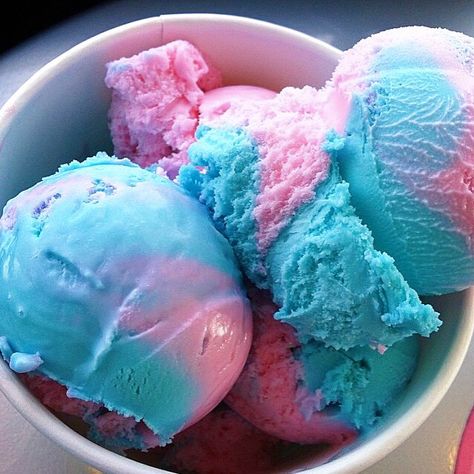 Bubble Gum Ice Cream, Cotton Candy Ice Cream, Candy Ice Cream, Cotton Candy Colors, Sweet Like Candy, Yummy Ice Cream, Ice Cream Candy, Think Food, Candy Girl