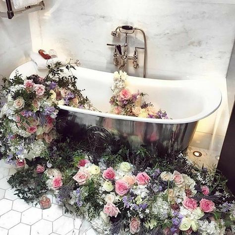 Bath Tub Photography, Bathtub With Flowers, Tub Photography, Boutique Bathroom, Bath Photography, Stairs In Living Room, Flower Bath, Vintage Bath, Bath Art