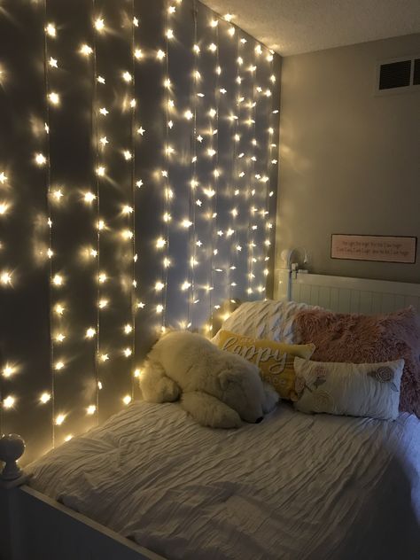 Fairy Lights Curtain Bedroom, Light Room Decor Ideas, Window Fairy Lights, Modern Sofa Design, Sofa Design Ideas, Sofa Set Design, Bedroom Decor Pictures, Diy Bedroom Decor Ideas, String Lights In The Bedroom