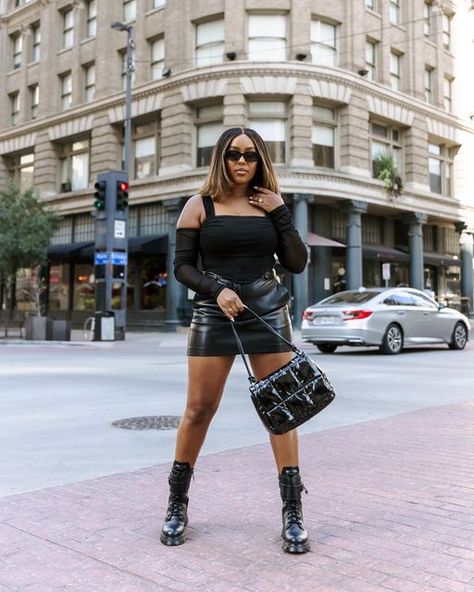 LIFE OF TANYA MARIE on Instagram: "Today I feel like stopping traffic🚦😍💁🏾‍♀️ I’m obsessed with these combat boots from @dkny @dillards and I am so ready to finally be able to rock them now that the weather in Dallas is finally cooling down. Y’all know I’m a big fan of edgy fashion choices and a good combat boot is definition of that. I can’t wait to see what other looks I put together with these🤌🏽 #ifeeldkny #ad #streetfashion #edgy #fashion #ootd #streetwear #fallfashion #winterfashion #o Outfit With Combat Boots, Skirt And Combat Boots, Dkny Boots, Combat Boot Outfits, Skort Outfit, Ootd Streetwear, Today I Feel, Ootd Fall, Combat Boot