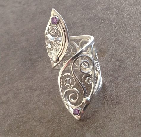 Filigree Silver Jewelry, Metal Jewelry Making, Elven Jewelry, Handmade Silver Jewellery, Metal Clay Jewelry, Filigree Jewelry, Silver Jewelry Design, Bypass Ring, Hive Mind