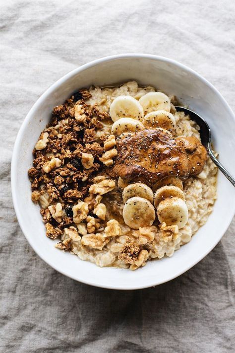 This Almond Butter Banana Oatmeal is so easy to make and is a delicious healthy breakfast. Creamy almond butter, crunchy granola, and fresh fruit. It is packed with whole foods, nutrients, and is great to start any day with! | asimplepalate.com #breakfast #oatmeal #asimplepalate Delicious Healthy Breakfast, Cheap Clean Eating, Breakfast Oatmeal, Yummy Healthy Breakfast, Crunchy Granola, Banana Oatmeal, Oatmeal Recipes, Whole Foods, Good Healthy Recipes