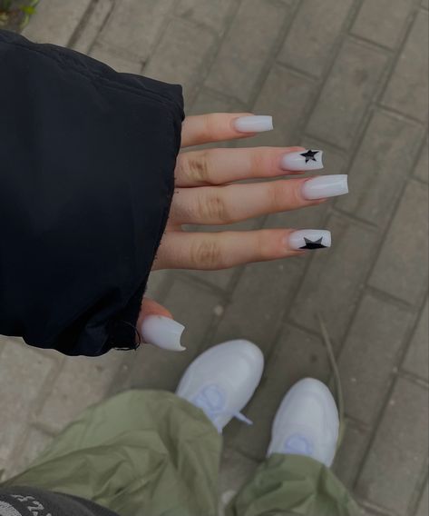 Cute Minimalist Acrylic Nails, Square Medium Nails Acrylics, Angel Number Nails, Wow Nails, Simple Gel Nails, Pointed Nails, Girly Acrylic Nails, Classy Acrylic Nails, Short Square Acrylic Nails