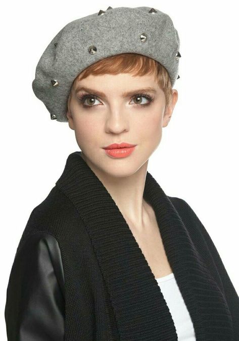 Beret Hat Hairstyles, Beret Short Hair, Beret With Short Hair, Beret Hairstyles, Hats Short Hair, Beauty Head Shots, Hair Beret, Beret Hair, Hats For Short Hair