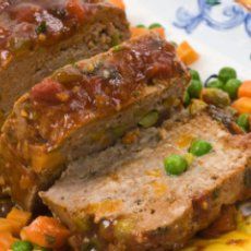 Sassy Meatloaf - Weight Watchers 3 - points - Makes 6 Servings -- 1 lb lean ground beef 11/4 cups low sodium SALSA 3/4 cup quick-cooking OATMEAL 1 CARROS (shredded) 2 plum tomatoes (diced) 1/2 cup MUSHROOMS (coarsely chopped) Weight Watchers Meatloaf, Ground Turkey Meatloaf Recipes, Ground Turkey Meatloaf, Turkey Meatloaf Recipes, Classic Meatloaf Recipe, Good Meatloaf Recipe, Classic Meatloaf, Quaker Oats, Best Meatloaf