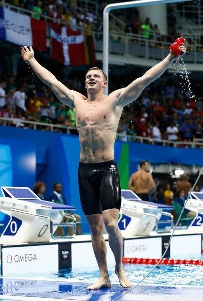 Adam Peaty Wallpaper, Adam Peaty Swimming, Goal Physique, Minion Avengers, Swimmer Memes, Adam Peaty, Olympic Winners, Swimming Aesthetic, Male Swimmers