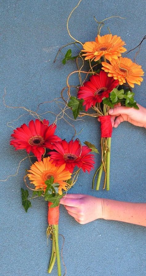 Wedding Bouquets Purple, Simple Bouquet, Daisy Wedding Flowers, Dahlia Bouquet, Sunflower Wedding Bouquet, Yellow Wedding Flowers, Purple Wedding Bouquets, Garden Theme Wedding, Most Popular Flowers