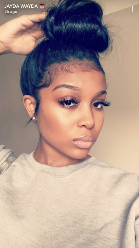 Top Bun Hairstyles For Black Women, Messy Bun Black Women, Easy Braided Bun, Girl Short Hairstyles, Black Hair Bun, Messy Bun For Short Hair, Quick Weave Styles, High Buns, Cute Bun Hairstyles