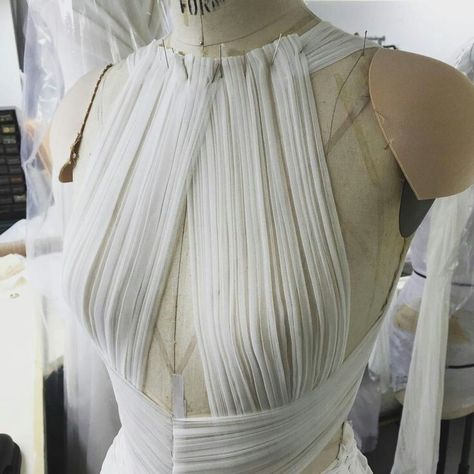 Draping Techniques, Fashion Draping, Draping Fashion, Stil Boho, Dior Haute Couture, فستان سهرة, Beauty Dress, Couture Sewing, Tailored Dress